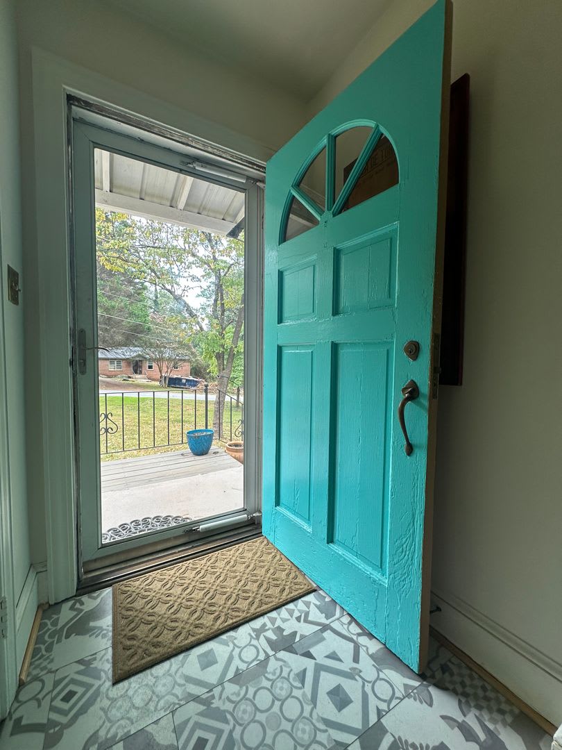 Move in October 2026, Conveniently Located – photo 3