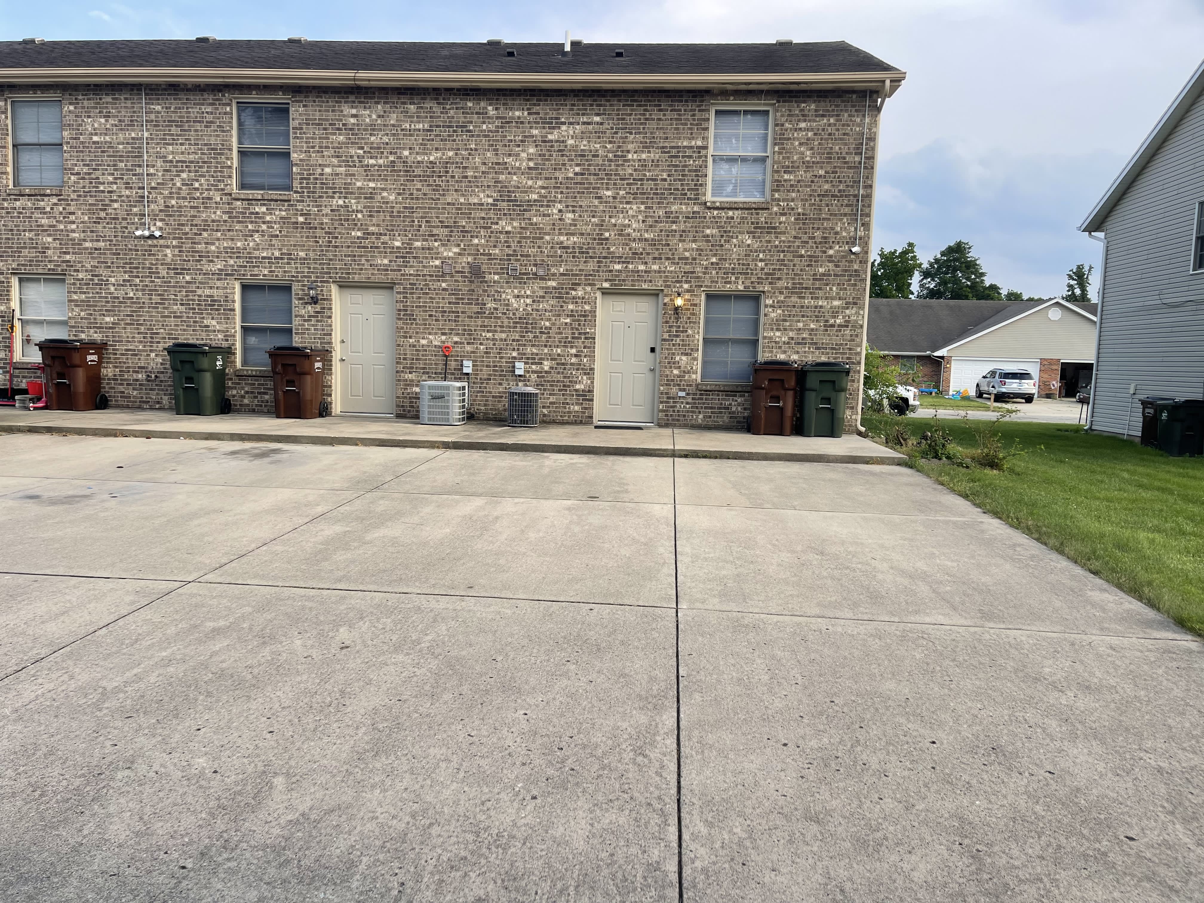 1016 Eleanor Ave – photo 2