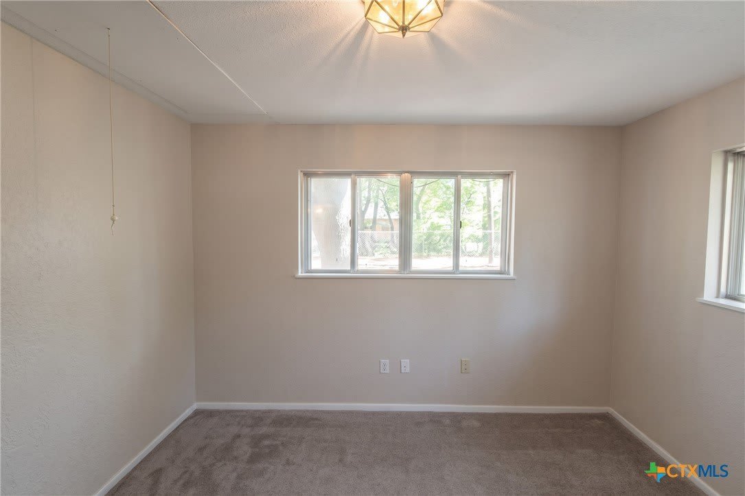 409 Oak Street – photo 4