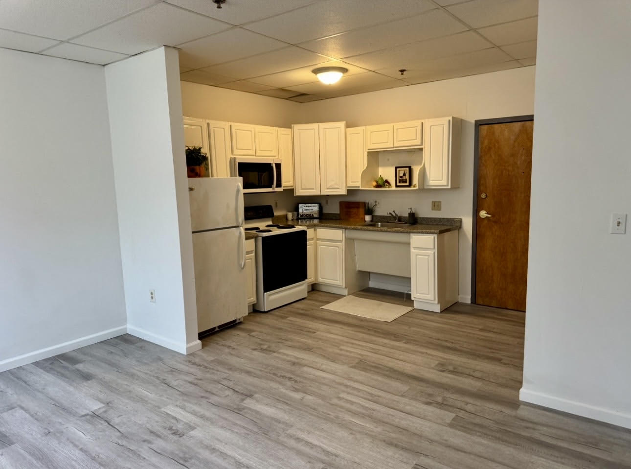 544 Tolland Street – photo 2