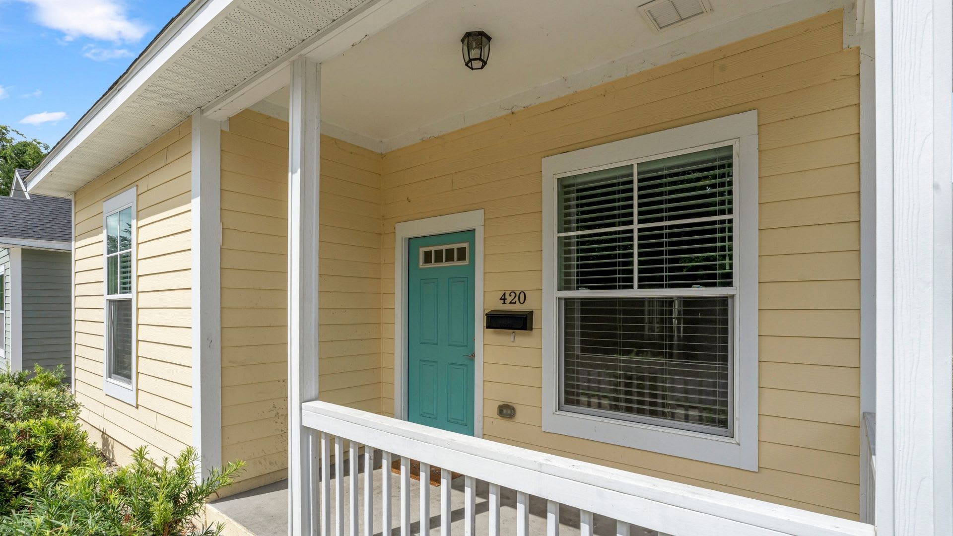 Historic Downtown Living – 3 Bed / 2 Bath Home – photo 4