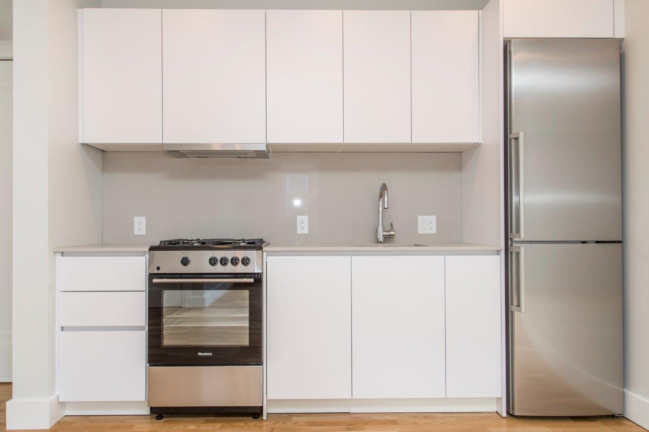 136 Highland Ave – photo 2