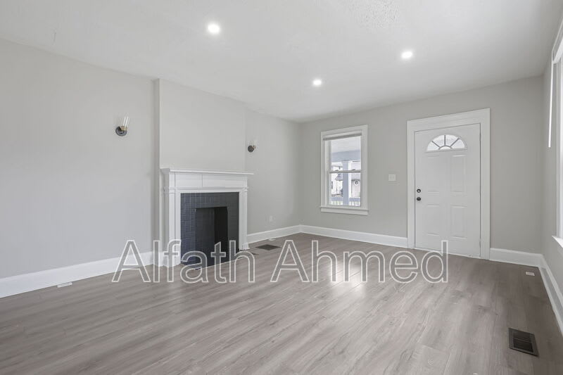1768 Kent St – photo 1