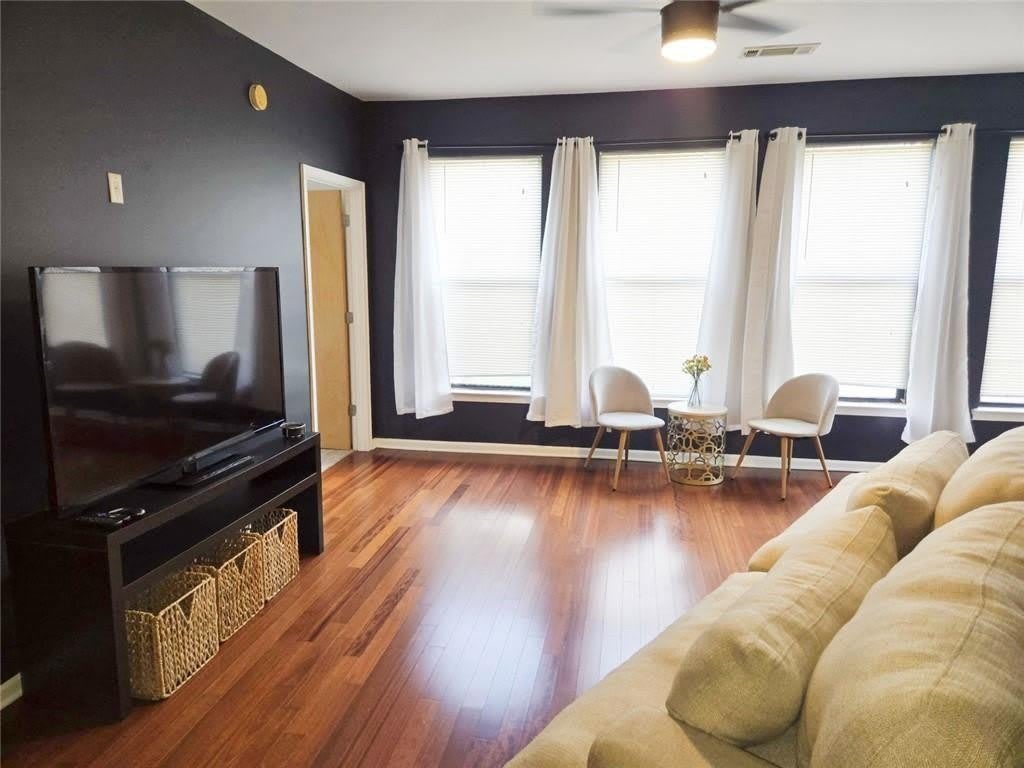 898 Oak Street SW – photo 3