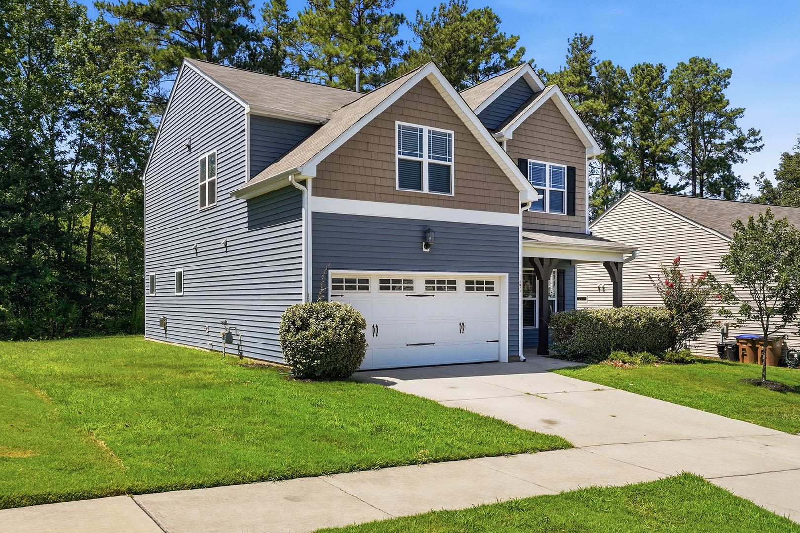 Available Now 2 Story Home In Desirable Area – photo 3