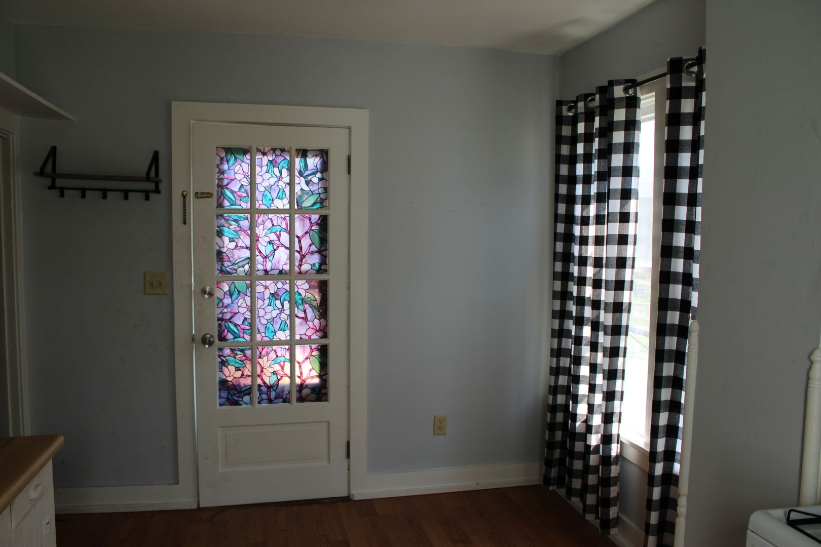 2 Bedroom Duplex with Ample Storage – photo 2