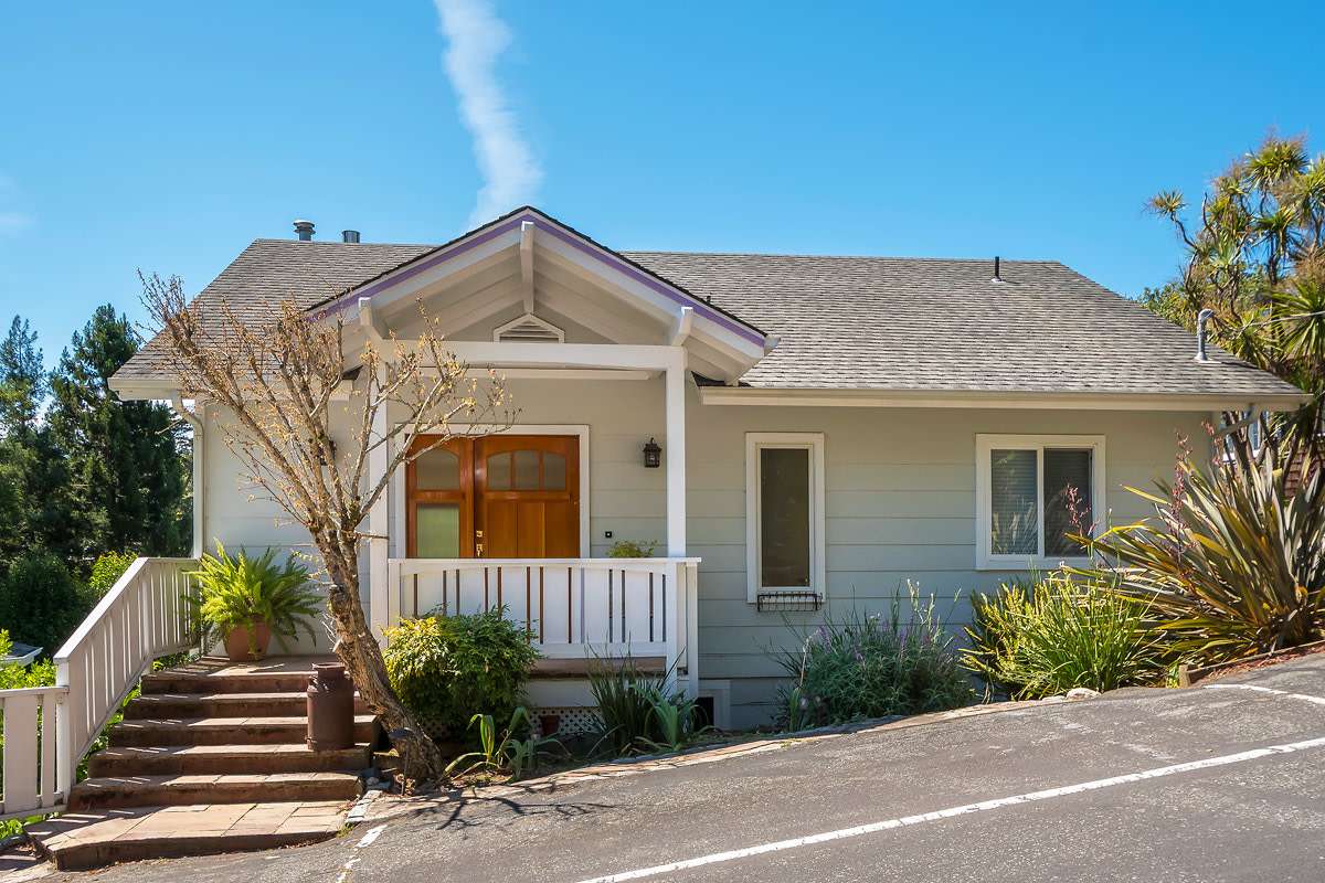 15 Crescent Road – photo 1