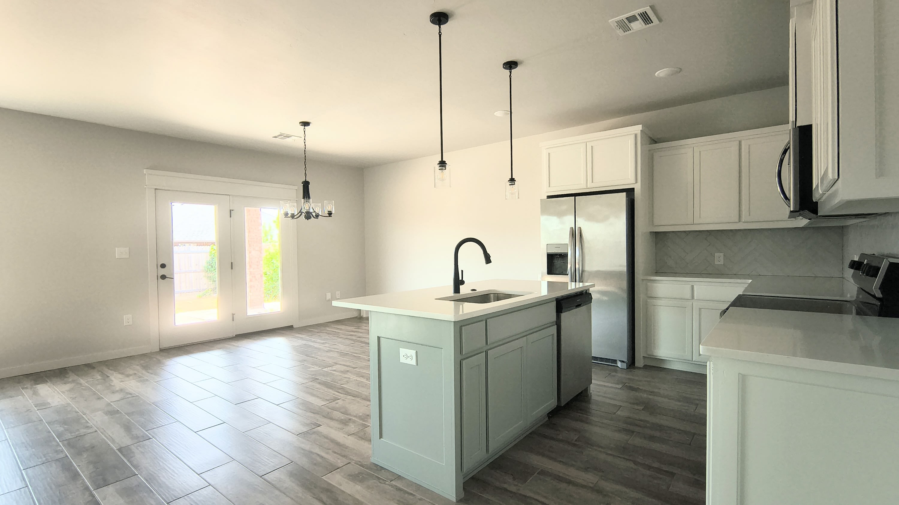 1215 Sierra Lane – photo 5