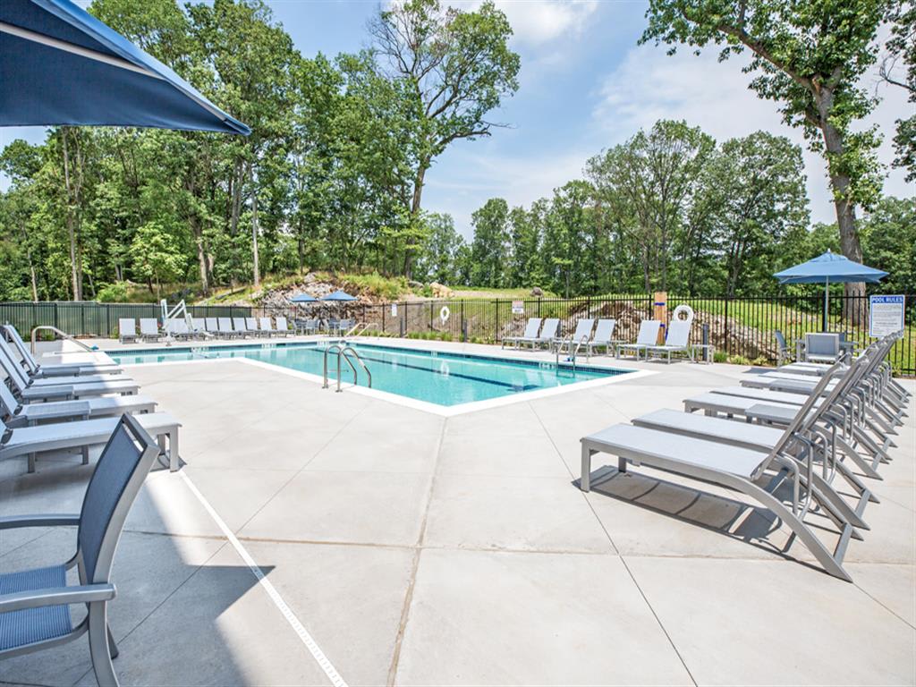 The Danforth at Dobbs Ferry – photo 2