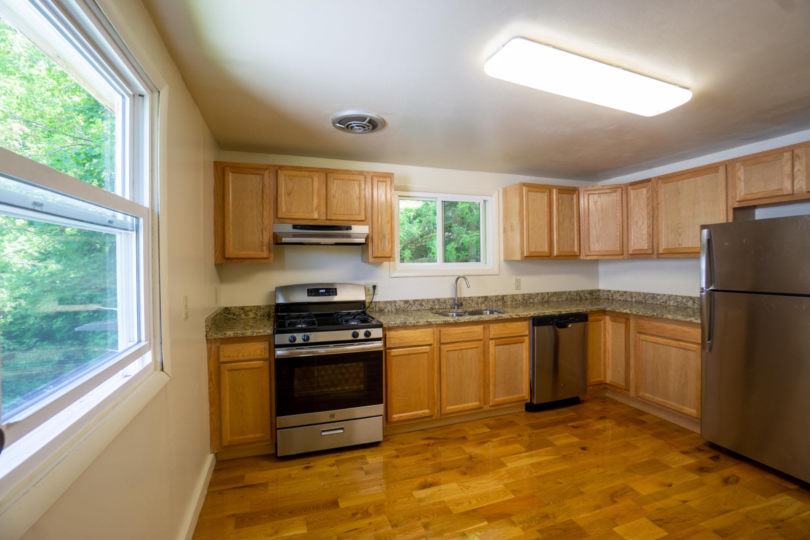 133 Houston Ave – photo 2