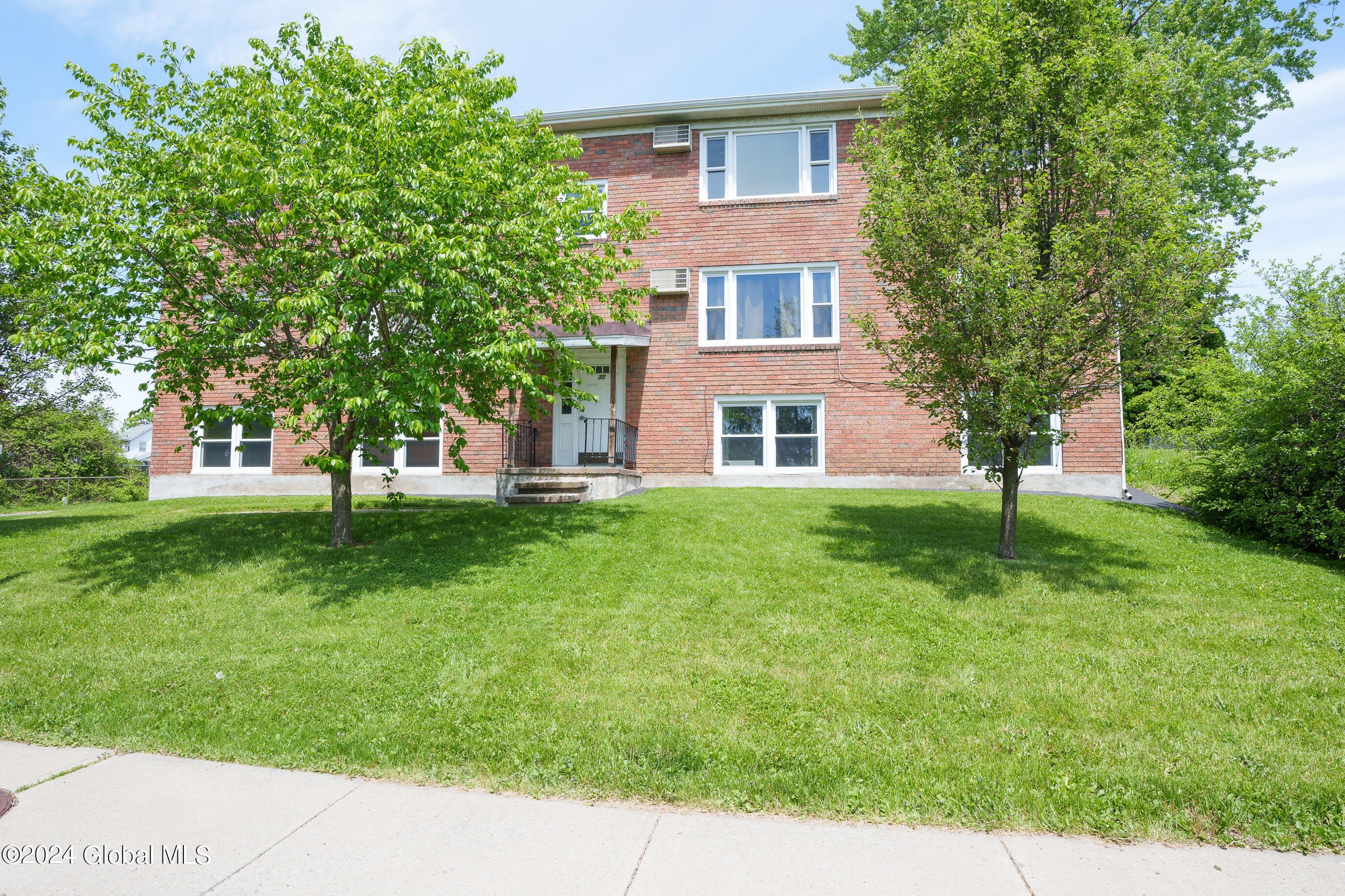 35 McAlpin Street – photo 2