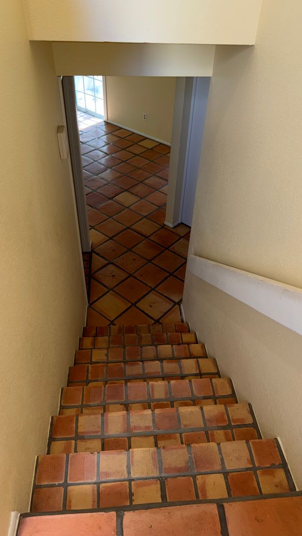 Spacious Towhhouse with Sautillo Tile – photo 3
