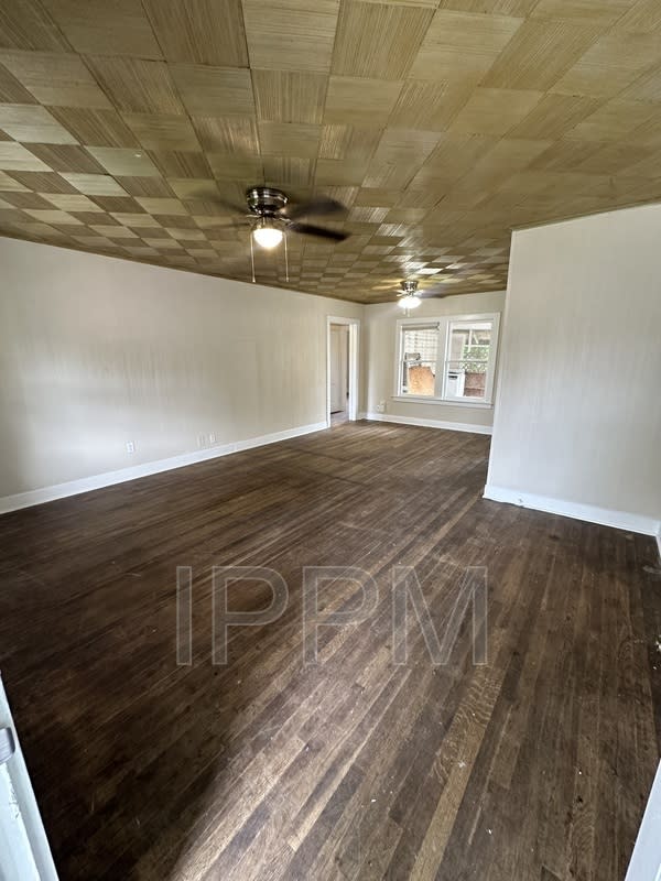 501 W Pierce Ave – photo 2