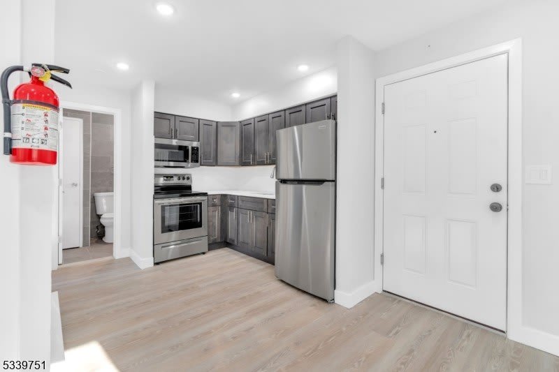 557 S Broad St – photo 2