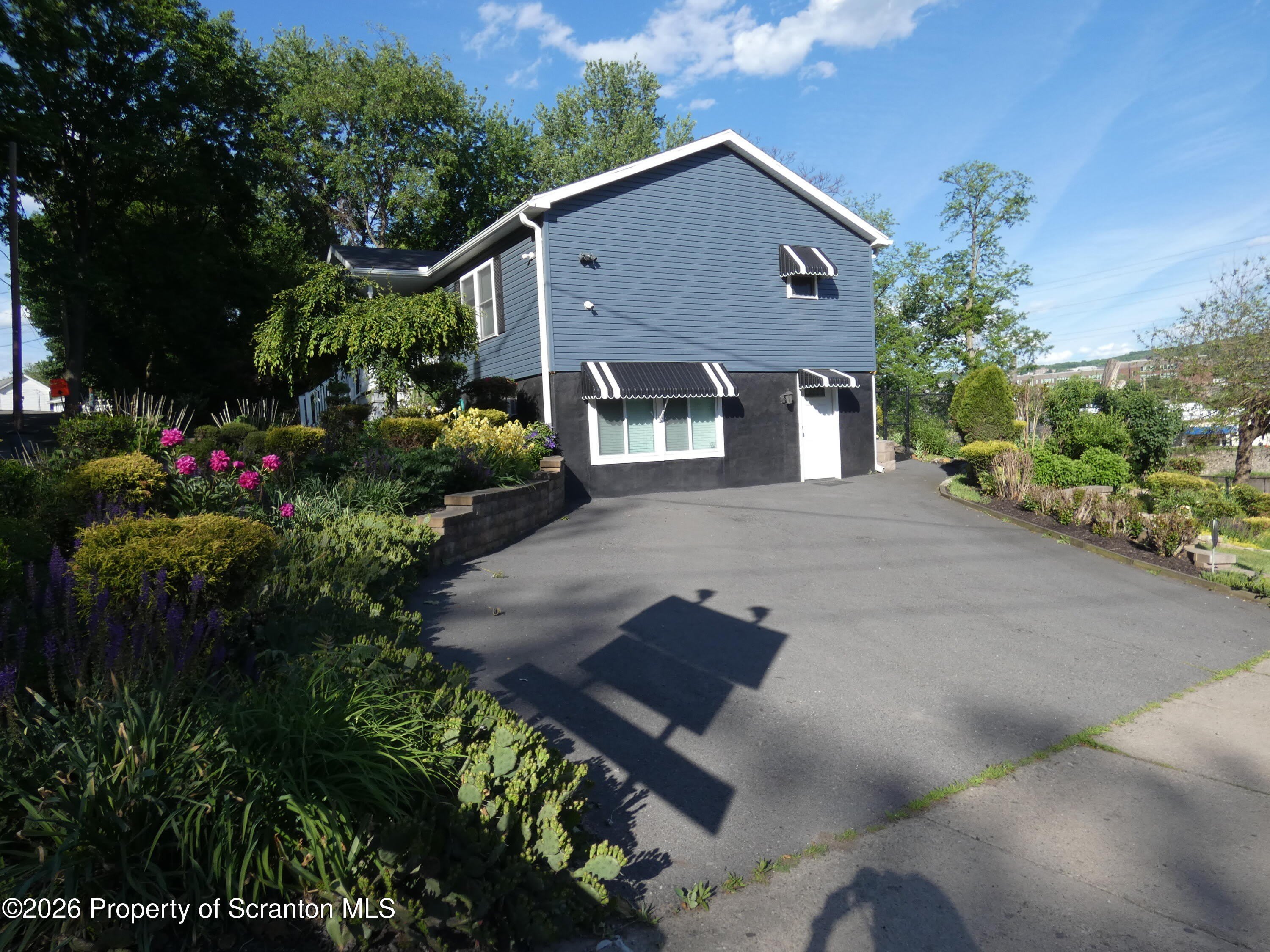 607 3rd Avenue – photo 2