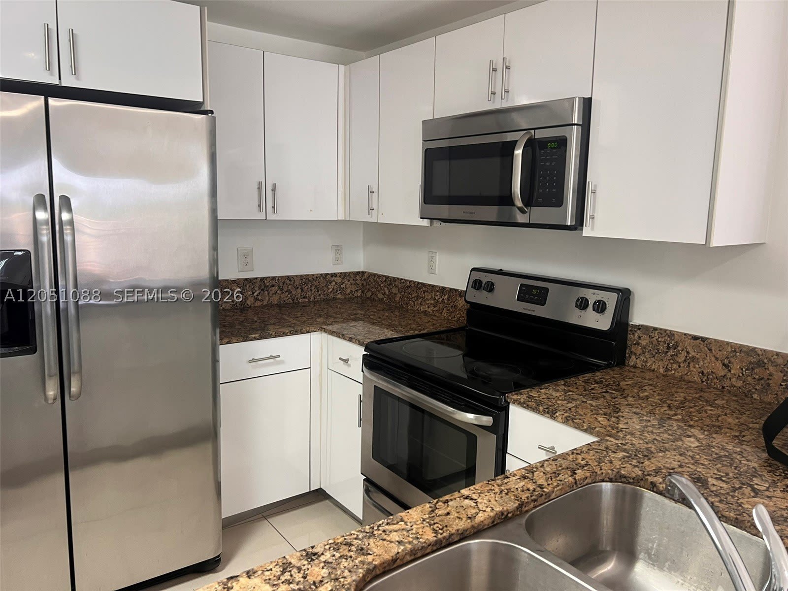 2300 NW 7th Street – photo 2