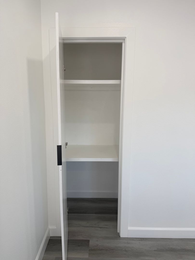 S White – photo 4