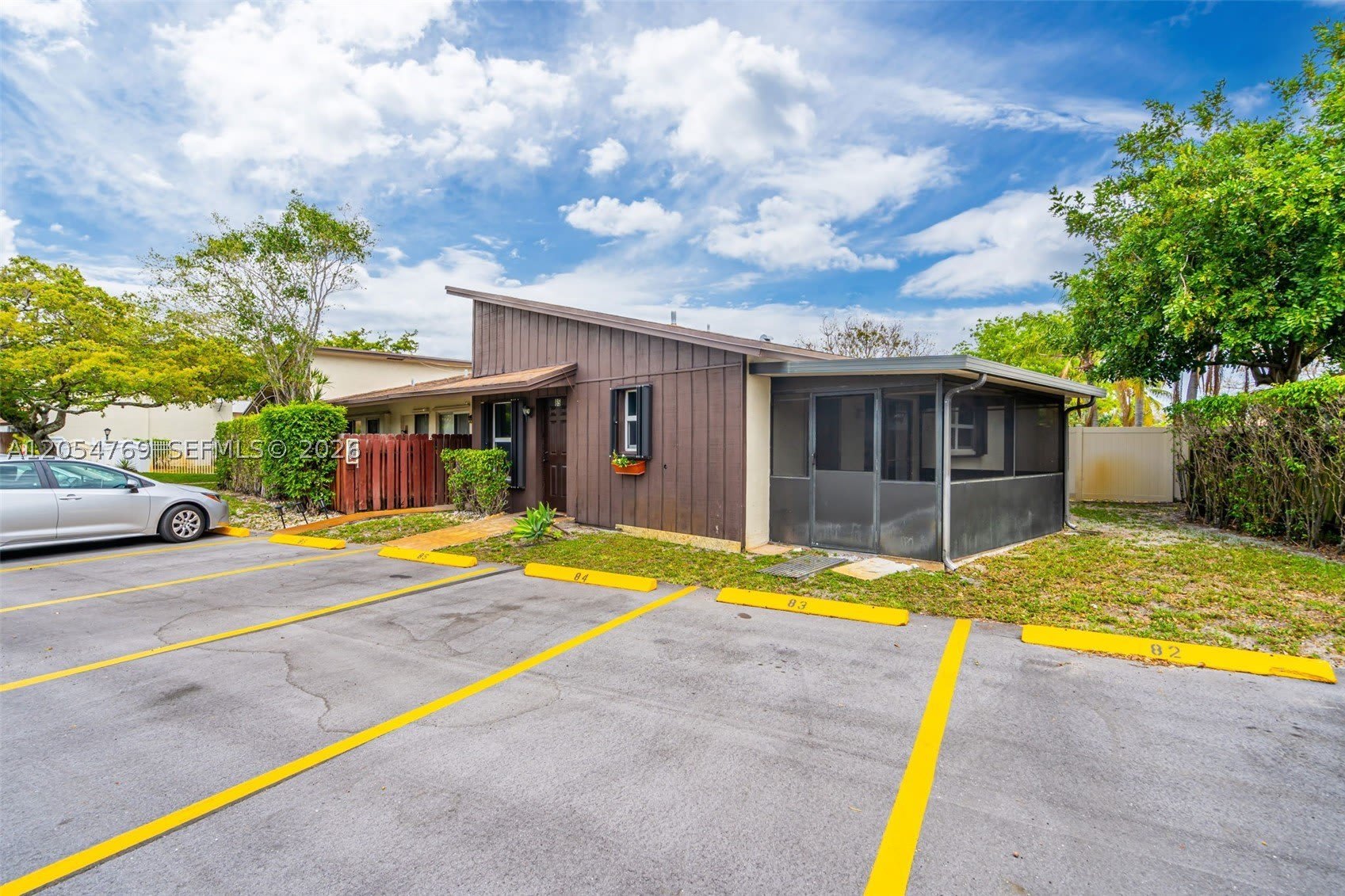 3201 NW 4th Ter – photo 2