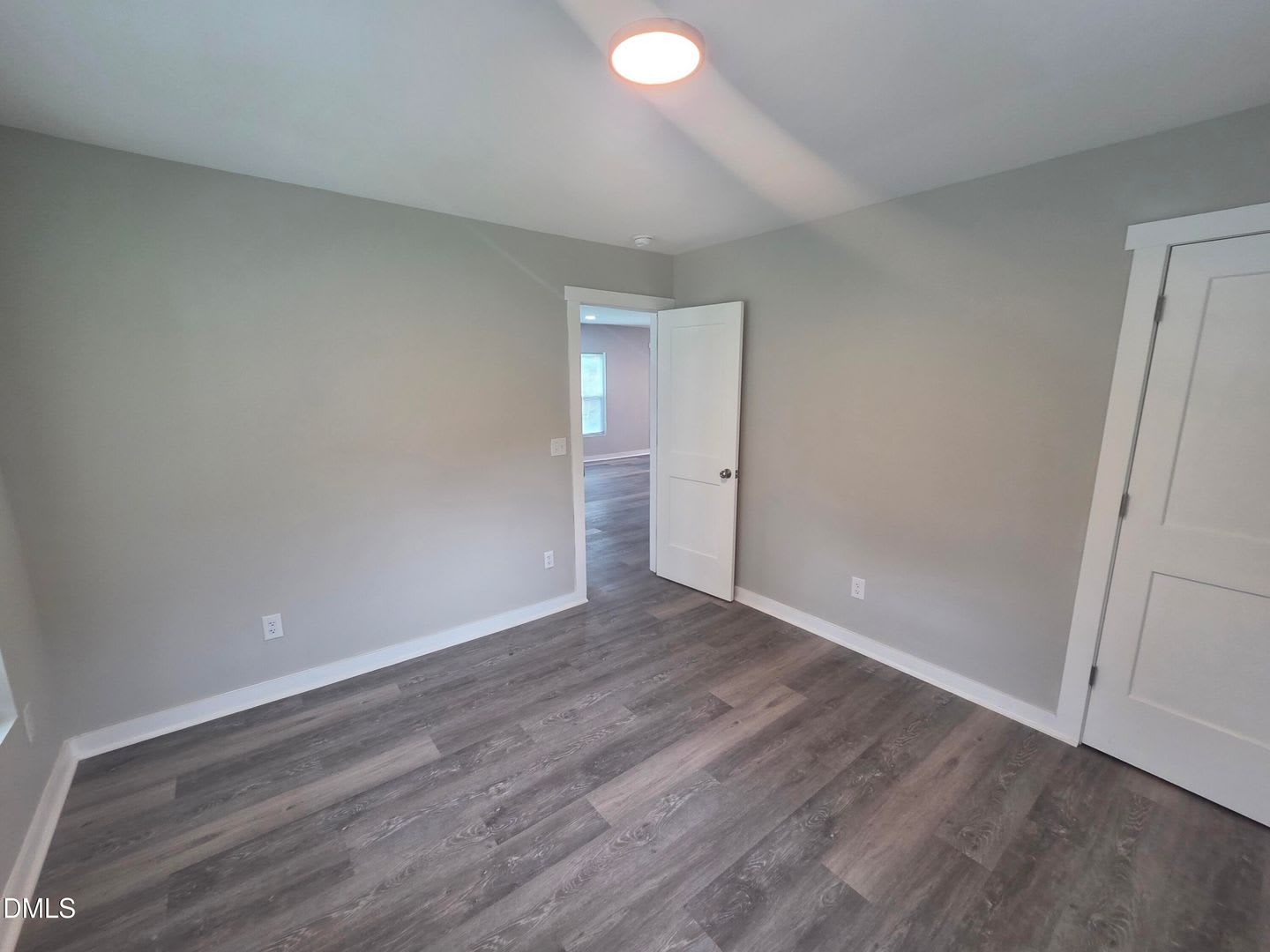 523 E Nelson Ave – photo 5
