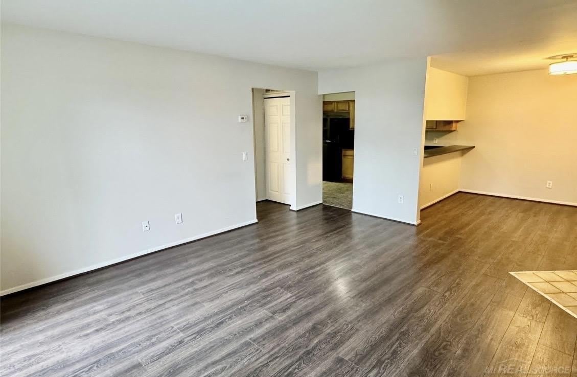 2605 Greenstone BLVD APT 201 Street – photo 4