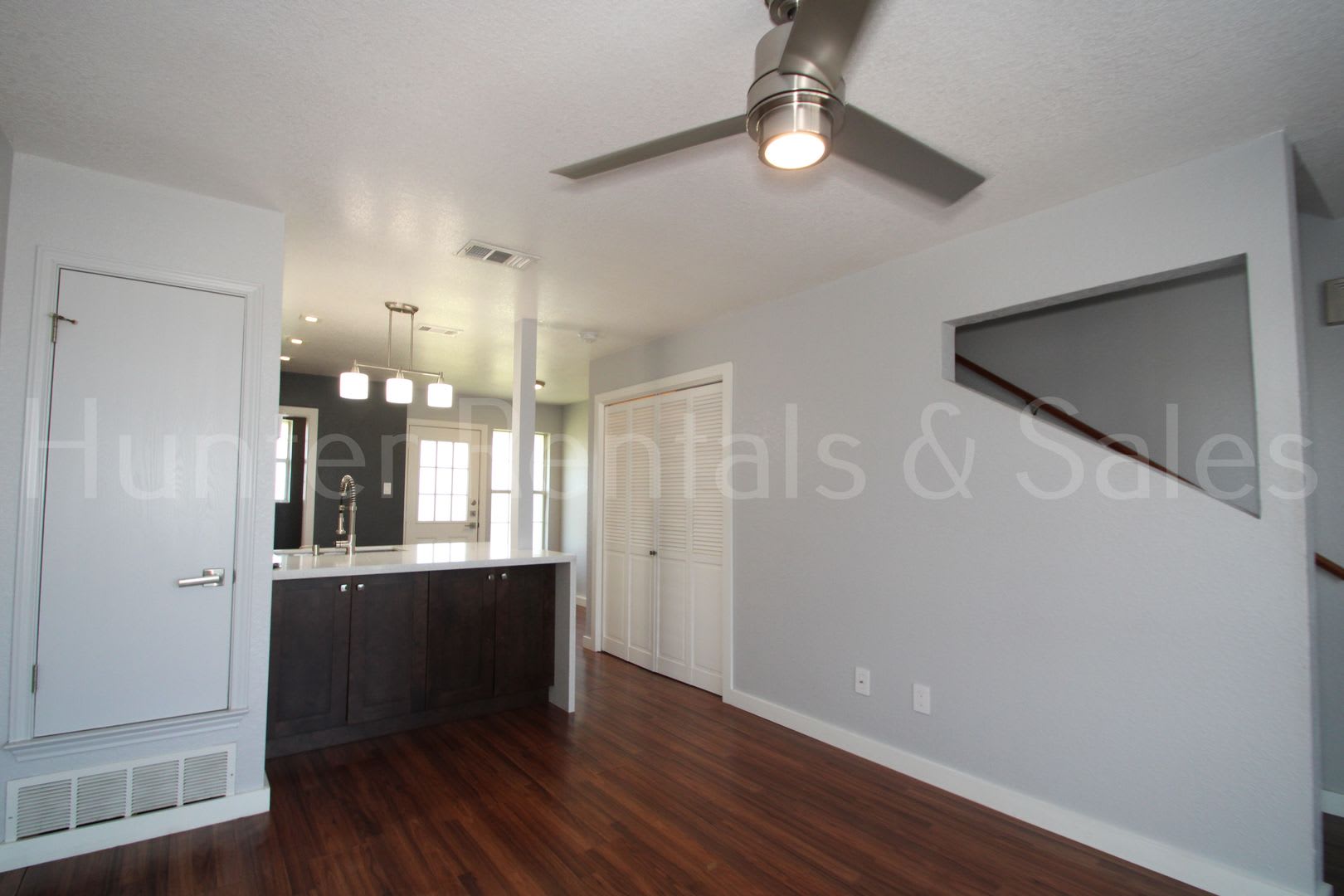 Beautiful 2 Bedroom, 1.5 Bath Townhouse – photo 5