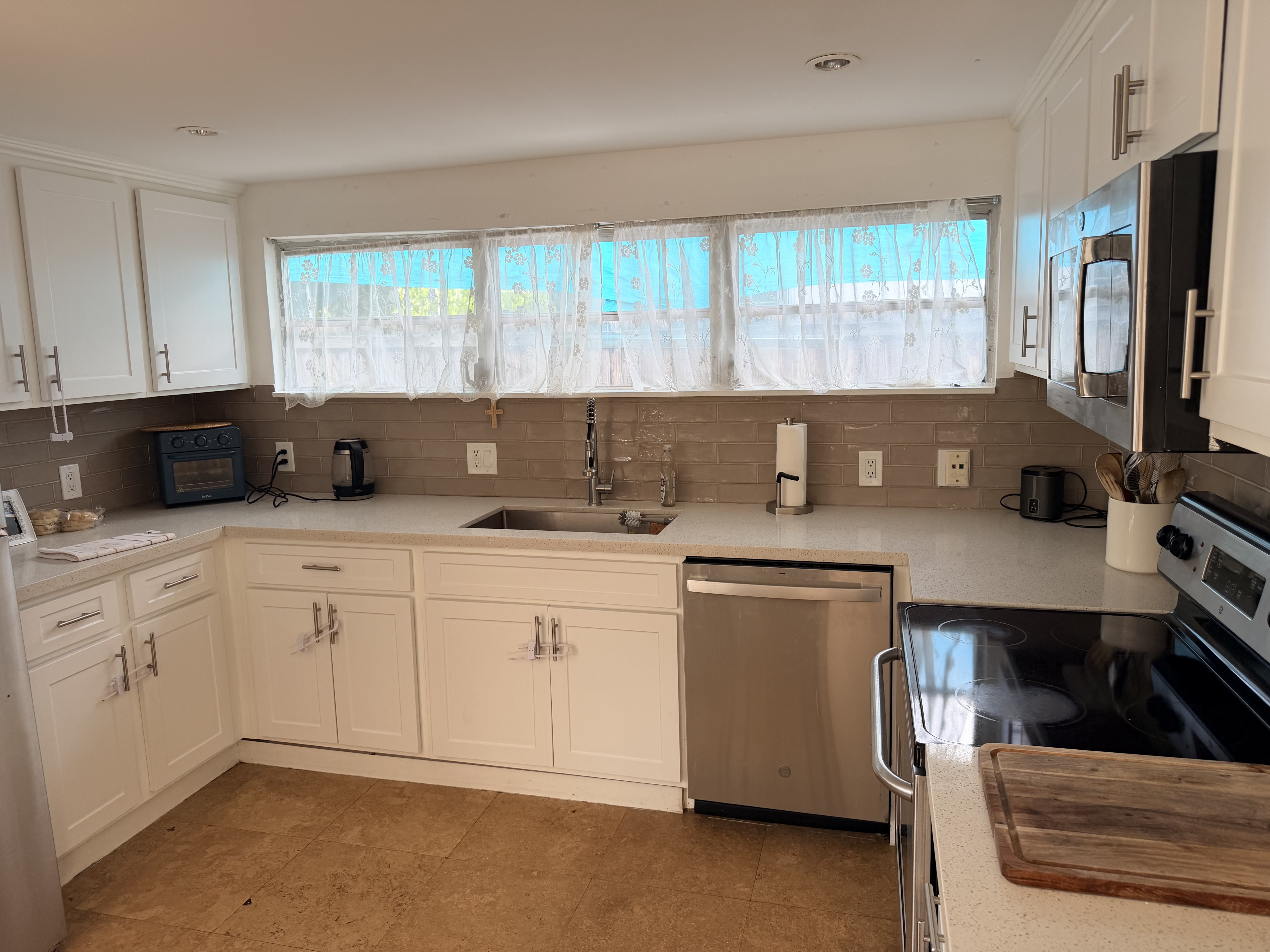 8240 Southwest 62nd Court – photo 4