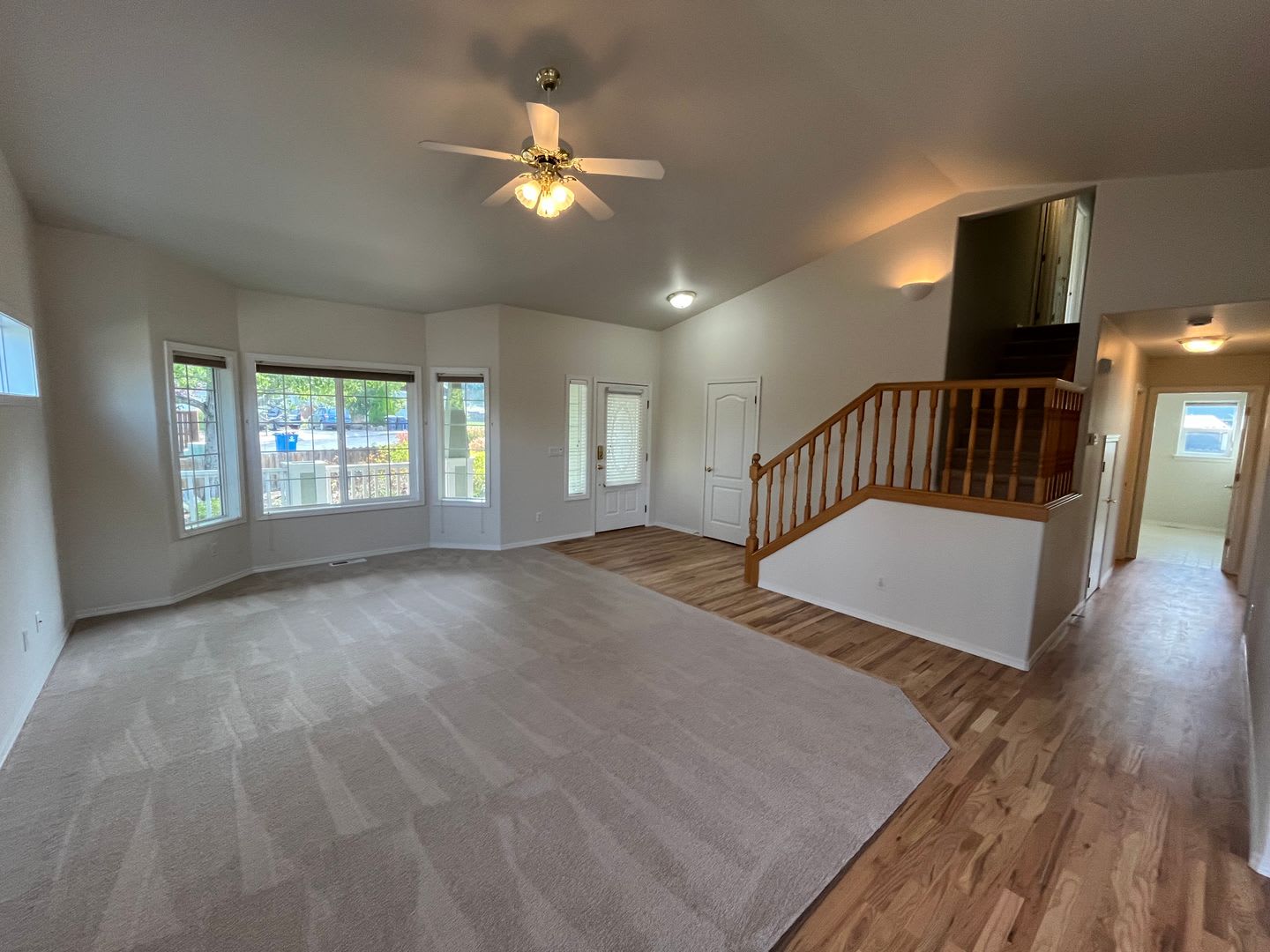 Large Home In Mt View Neighborhood on Cul De Sac – photo 3