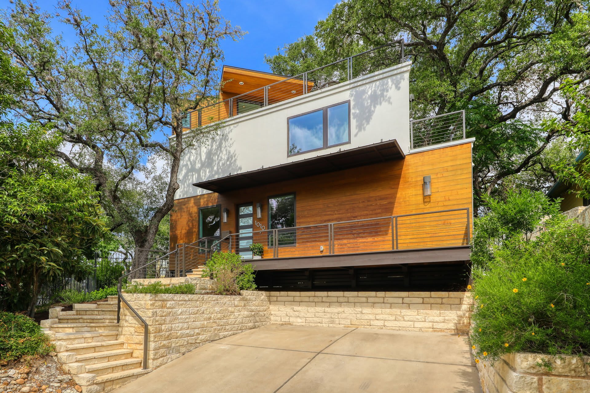 1010 Hillside Avenue – photo 2