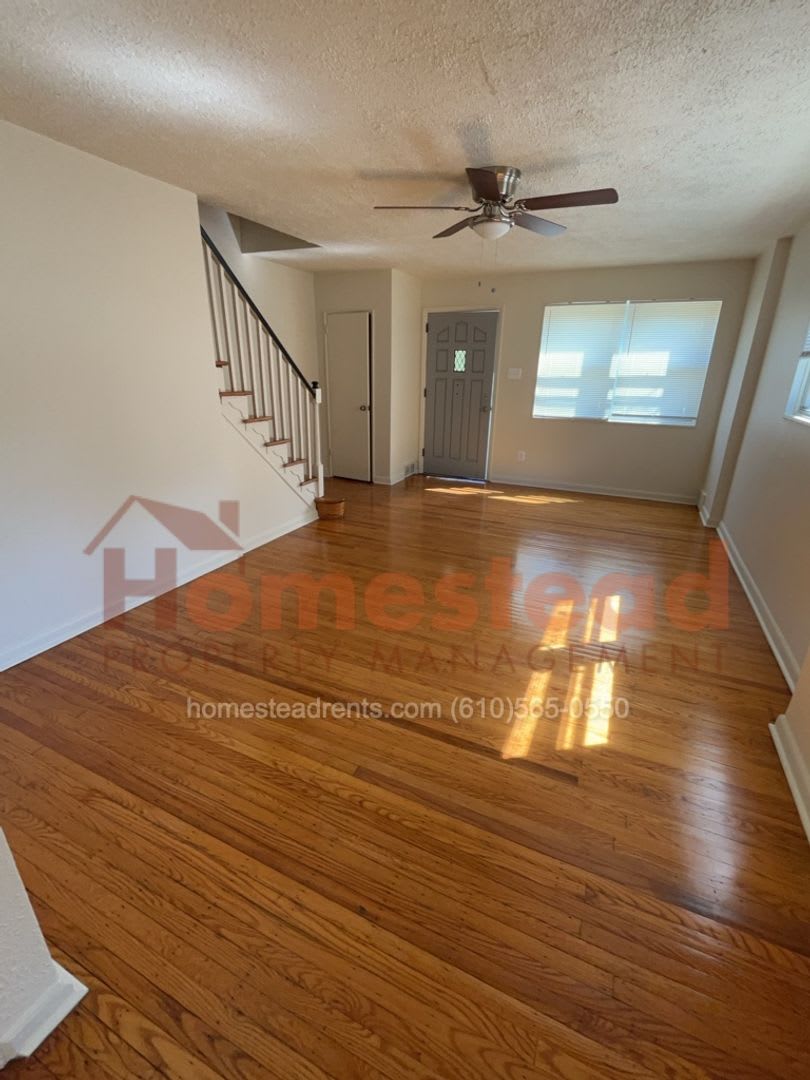 Move In Special! First Month at Half Rent!! 3 Bedroom Home in Collingdale! – photo 2