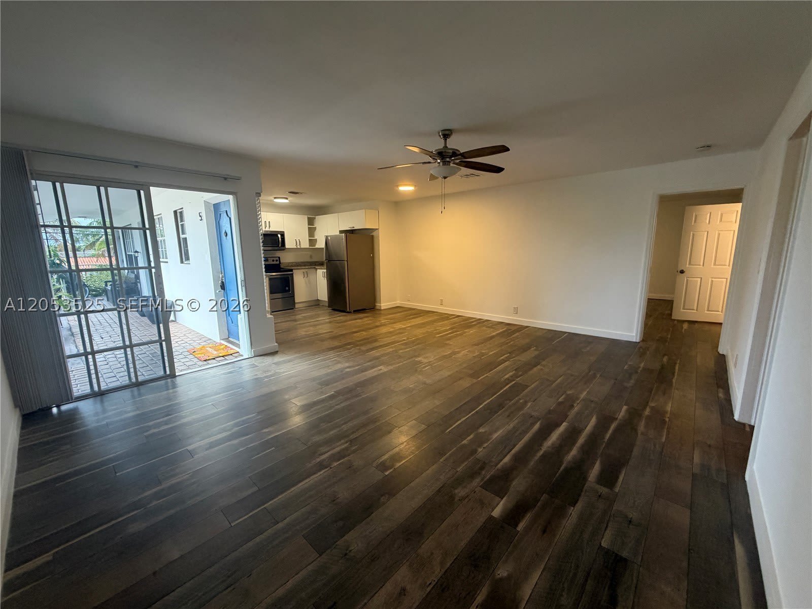 1425 NE 56th St – photo 1