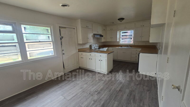 3300 Fleetwood Drive – photo 3