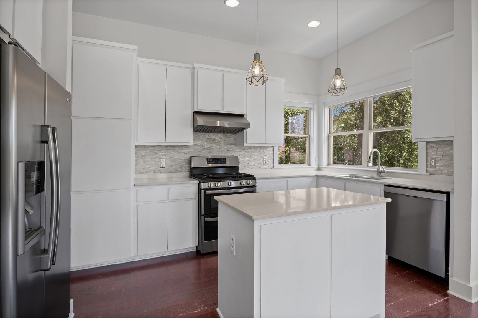 Fabulous 3-Story Home with Views – photo 4