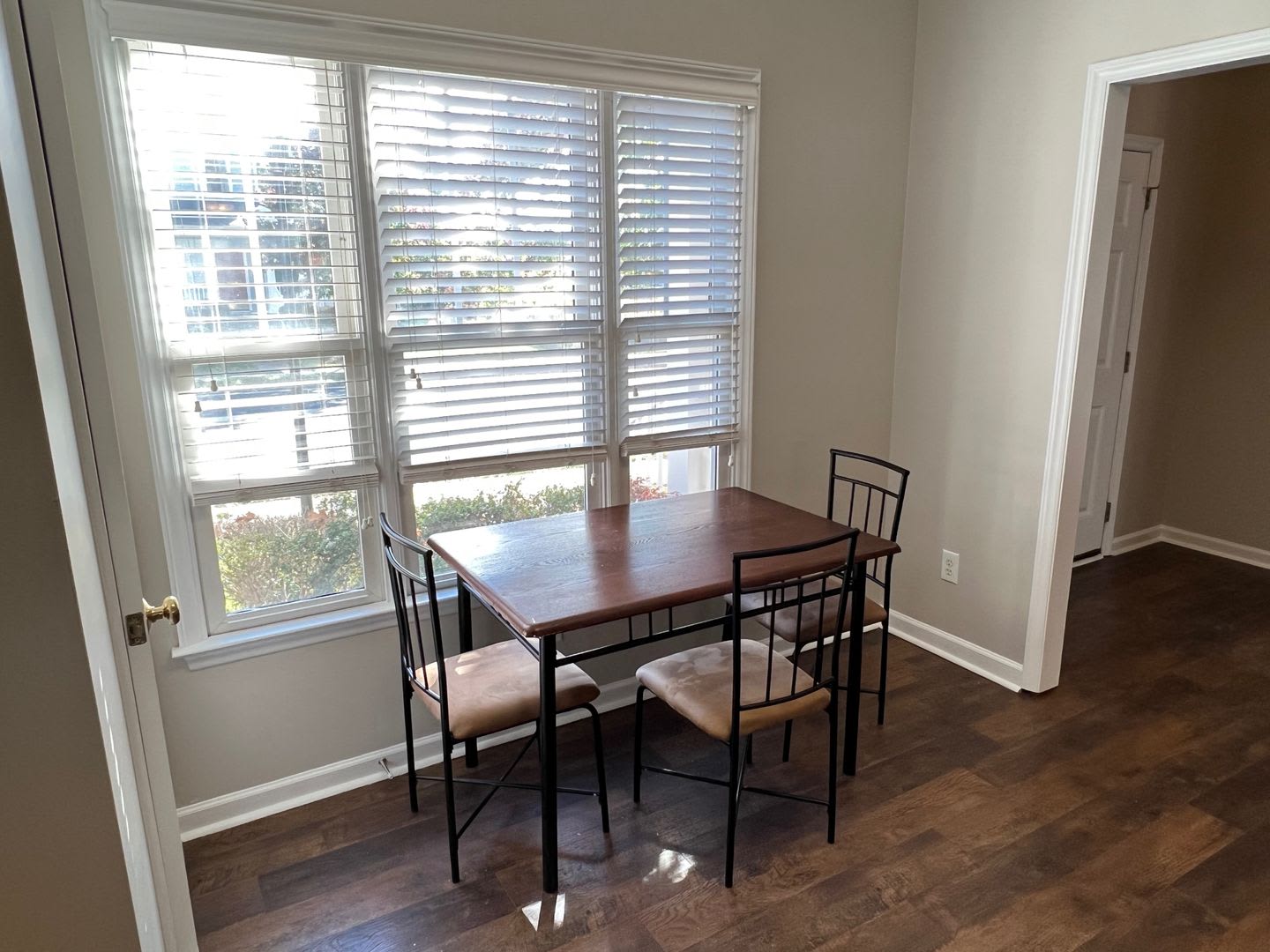 Room in 3 Bedroom Home at Governors Dr – photo 3