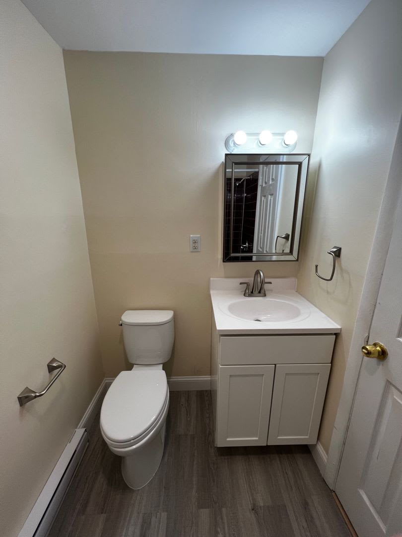 Mission Hill 2 Bed – No Broker Fee – Hot Water Included – 9/1 – photo 4