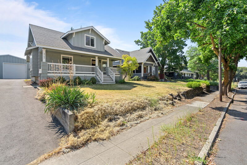 3704 East 24th Avenue – photo 2