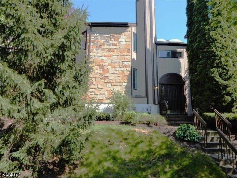 51 EDINBOROUGH CT. – photo 2