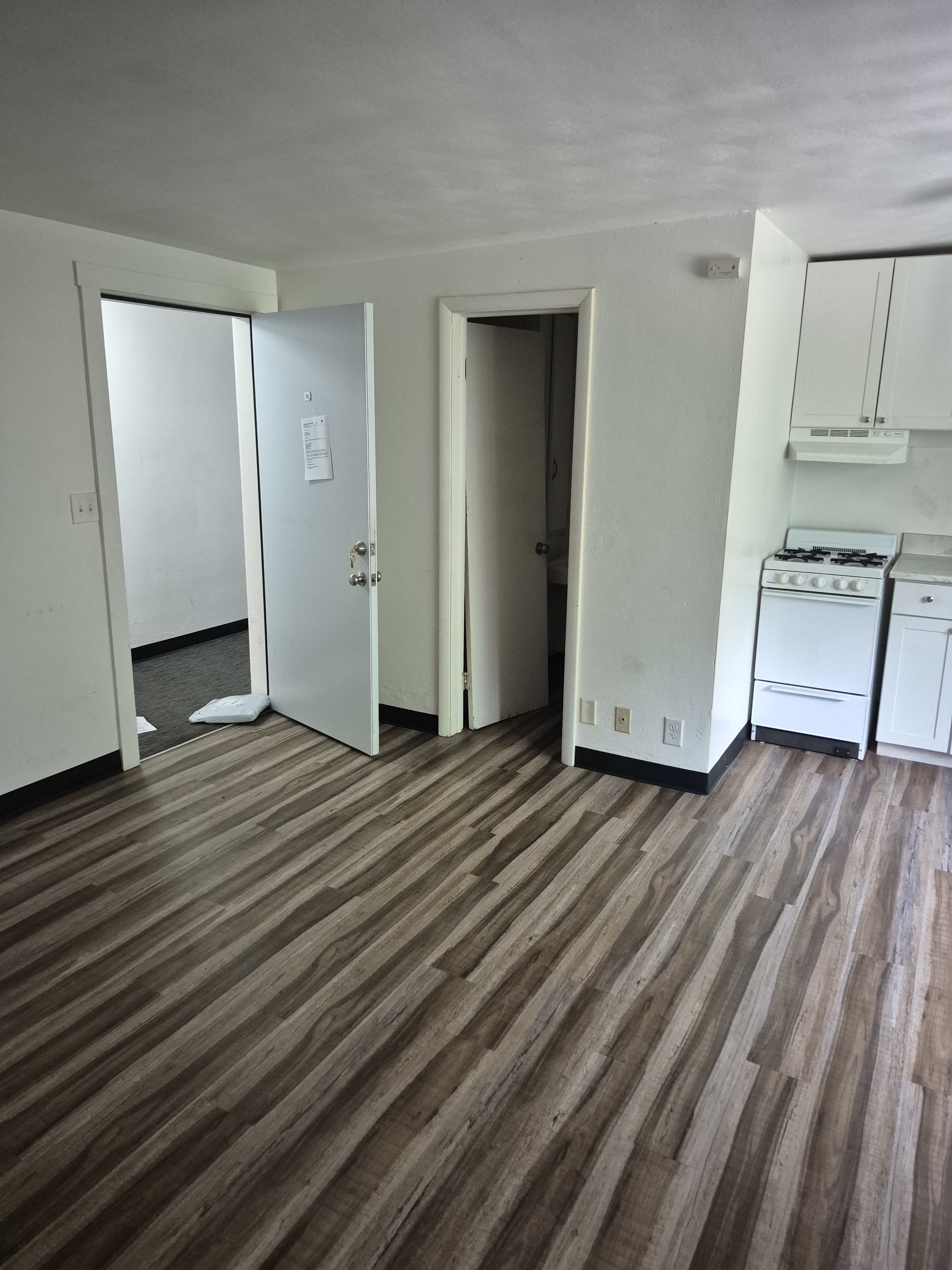 444 Angella St – photo 4