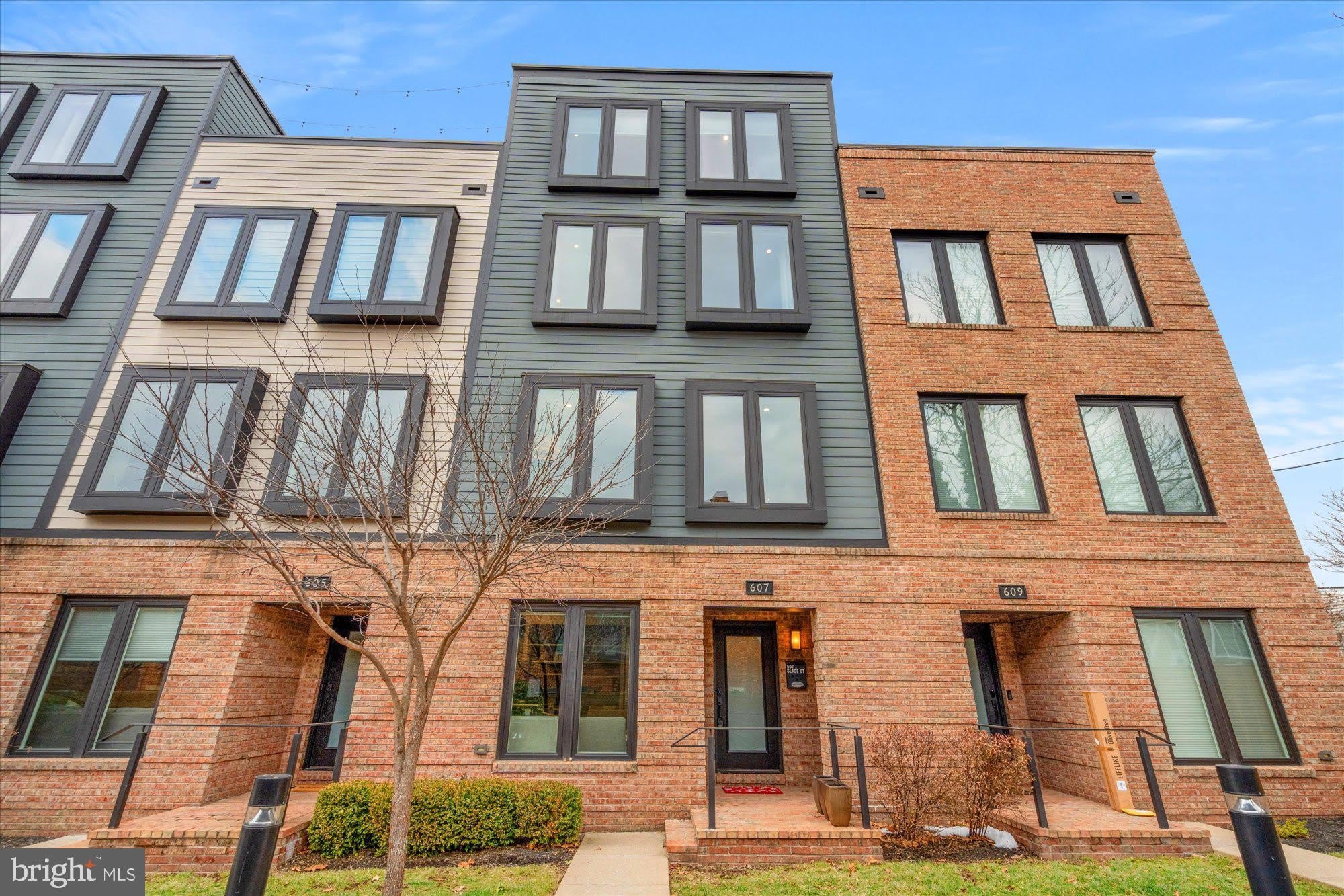 607 SLADE Court – photo 3