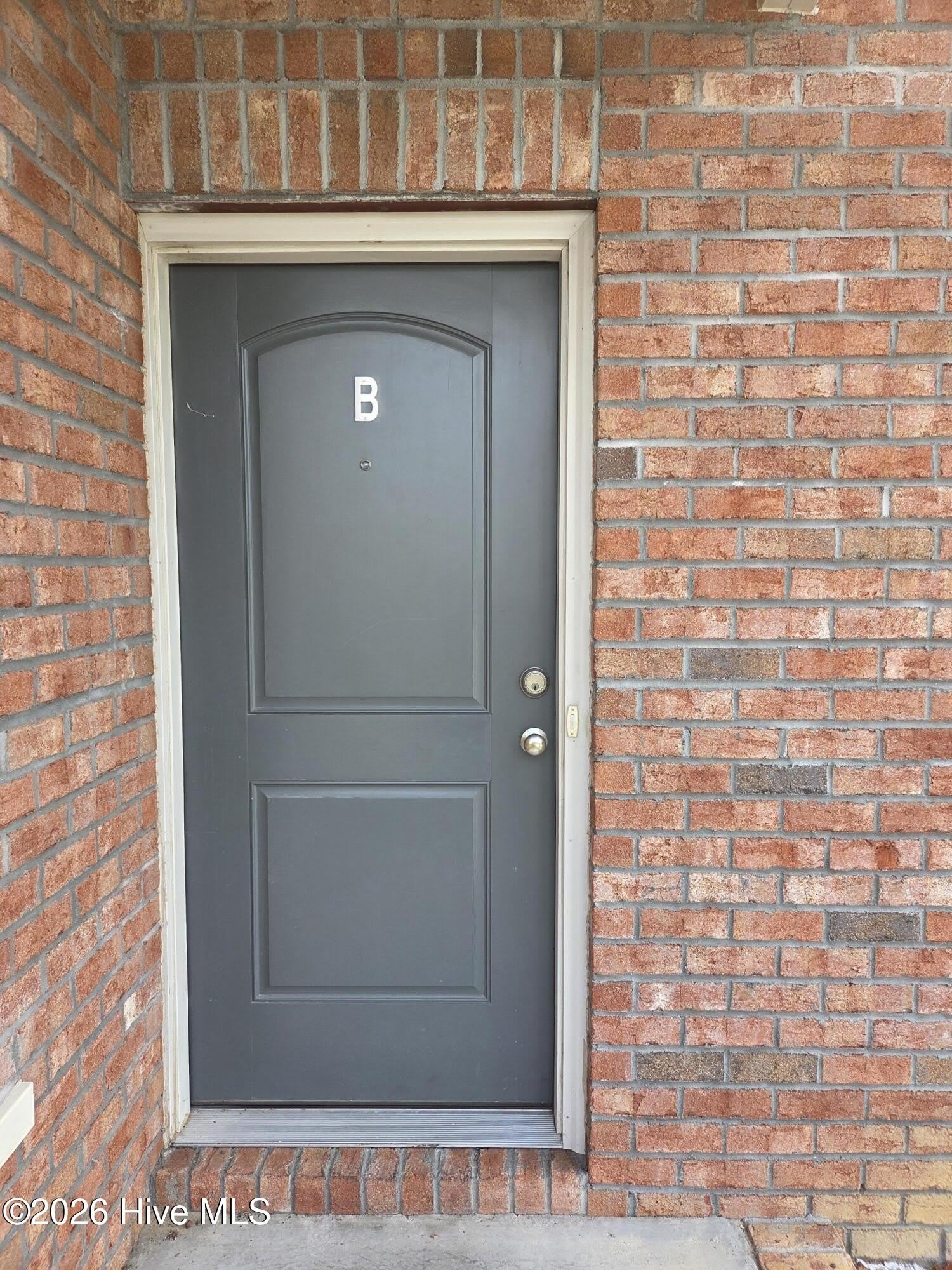 325 S Pointe Drive – photo 2