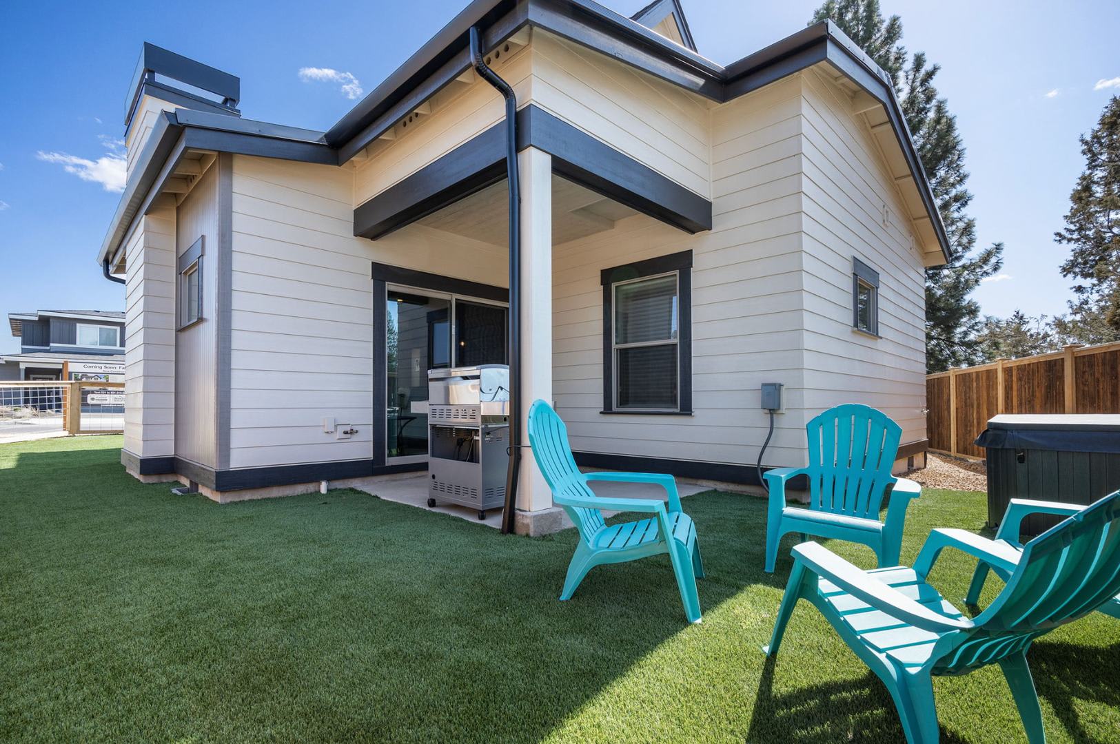 Modern Home With Hot Tub Game Room 2 King Suites 60 Day Minimum – photo 2