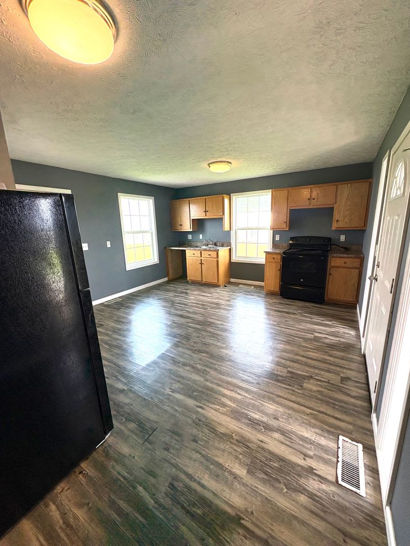Charming Home in the Heart of Cave City! – photo 3