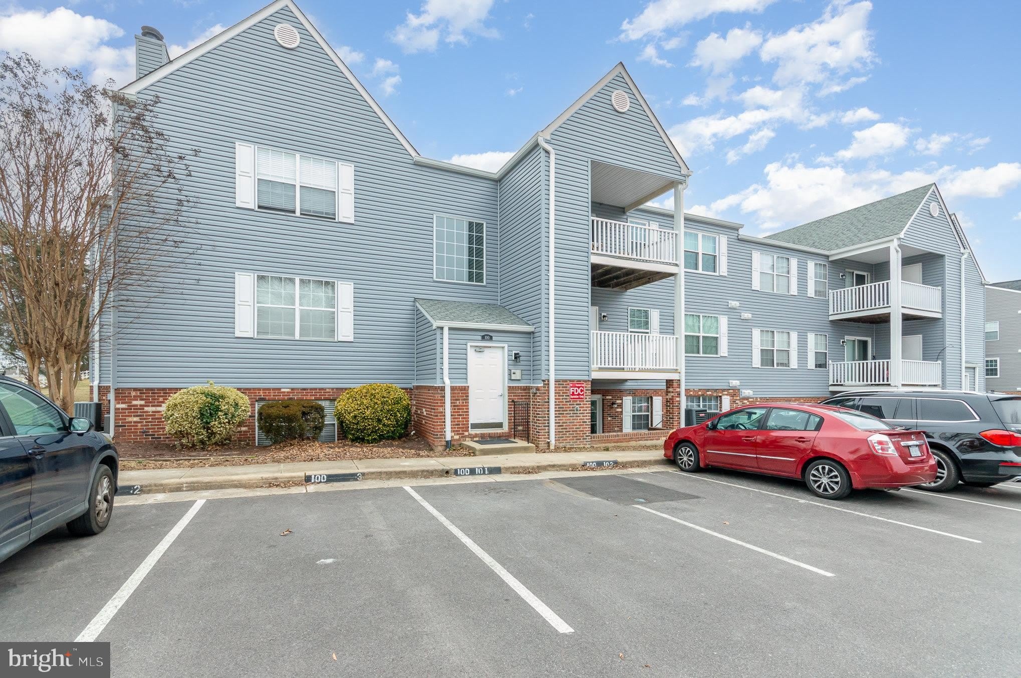 100 GROSVENOR Lane – photo 2