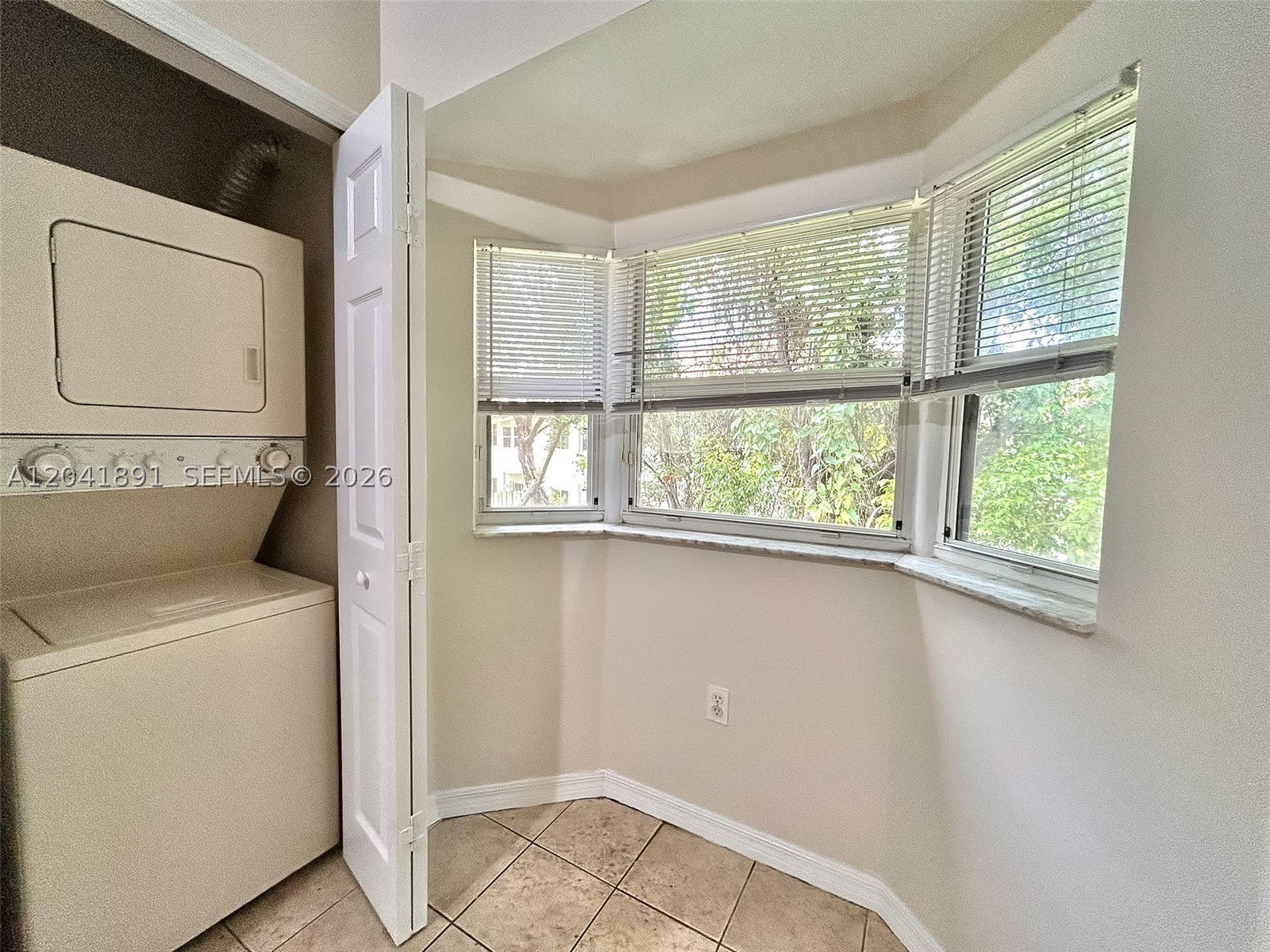 1270 SE 28th Ct – photo 3