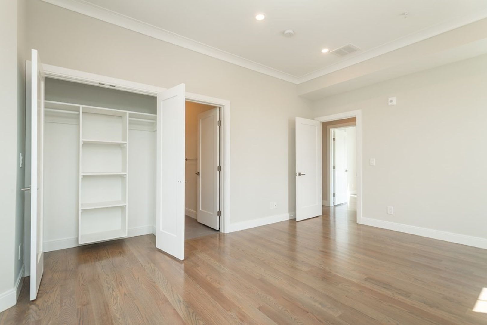 Charming 4 Bedroom – photo 3