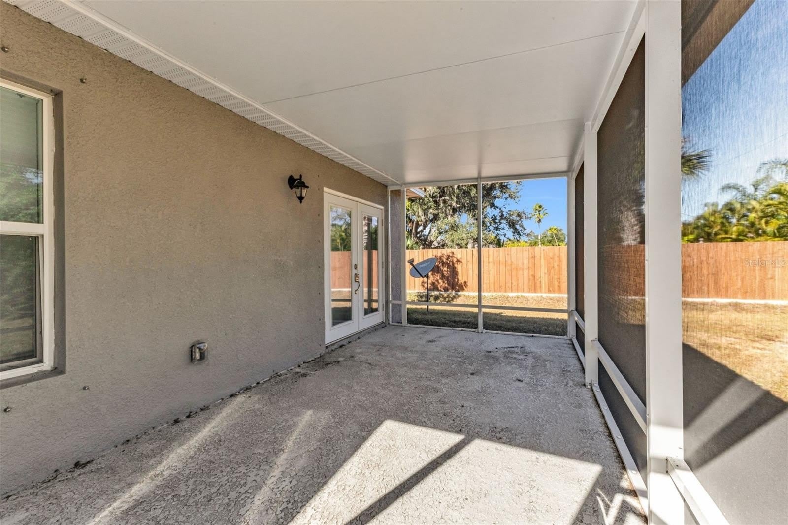 1074 MARCUS Street – photo 5