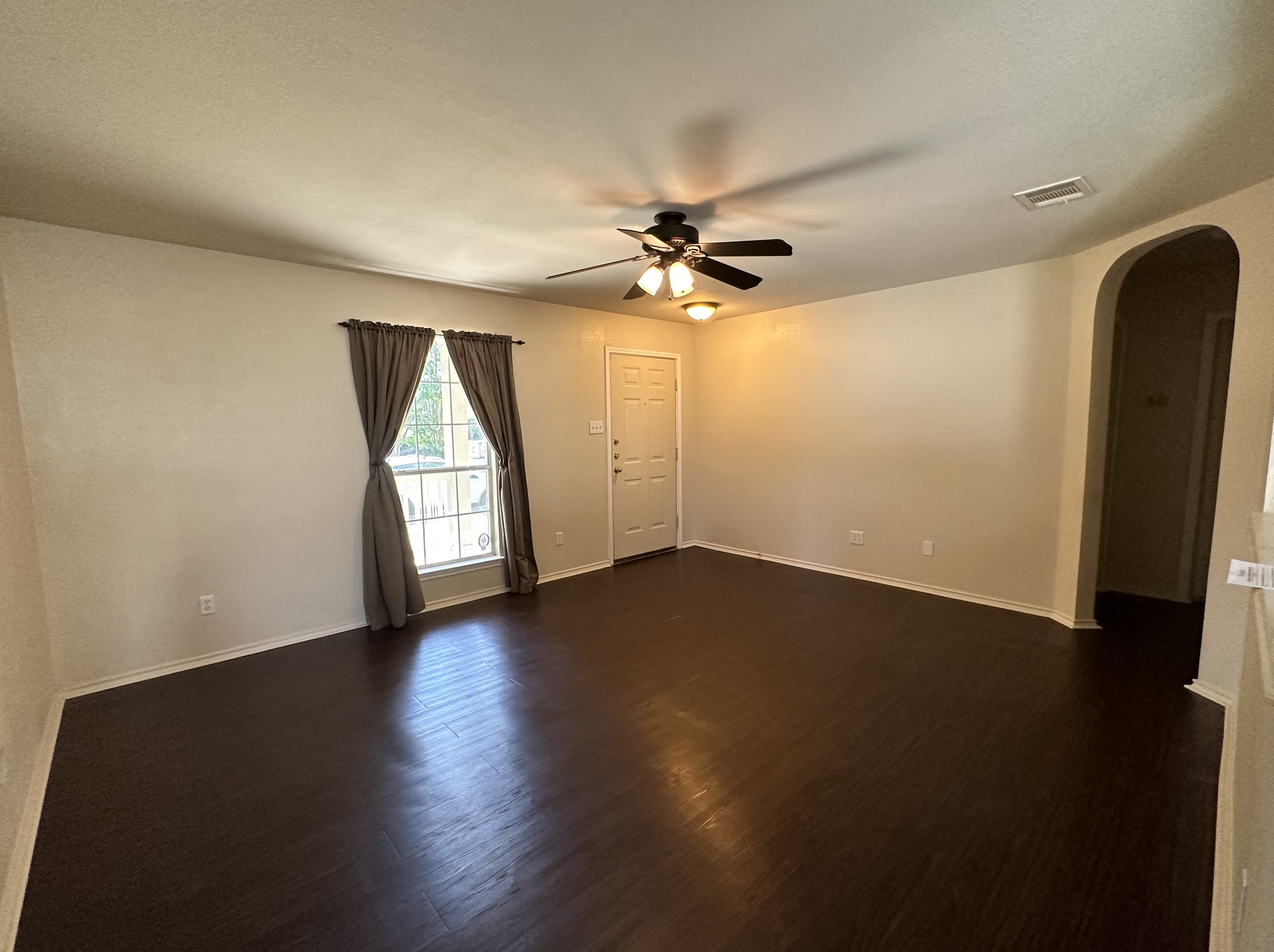 512 Crater Lake Dr – photo 3