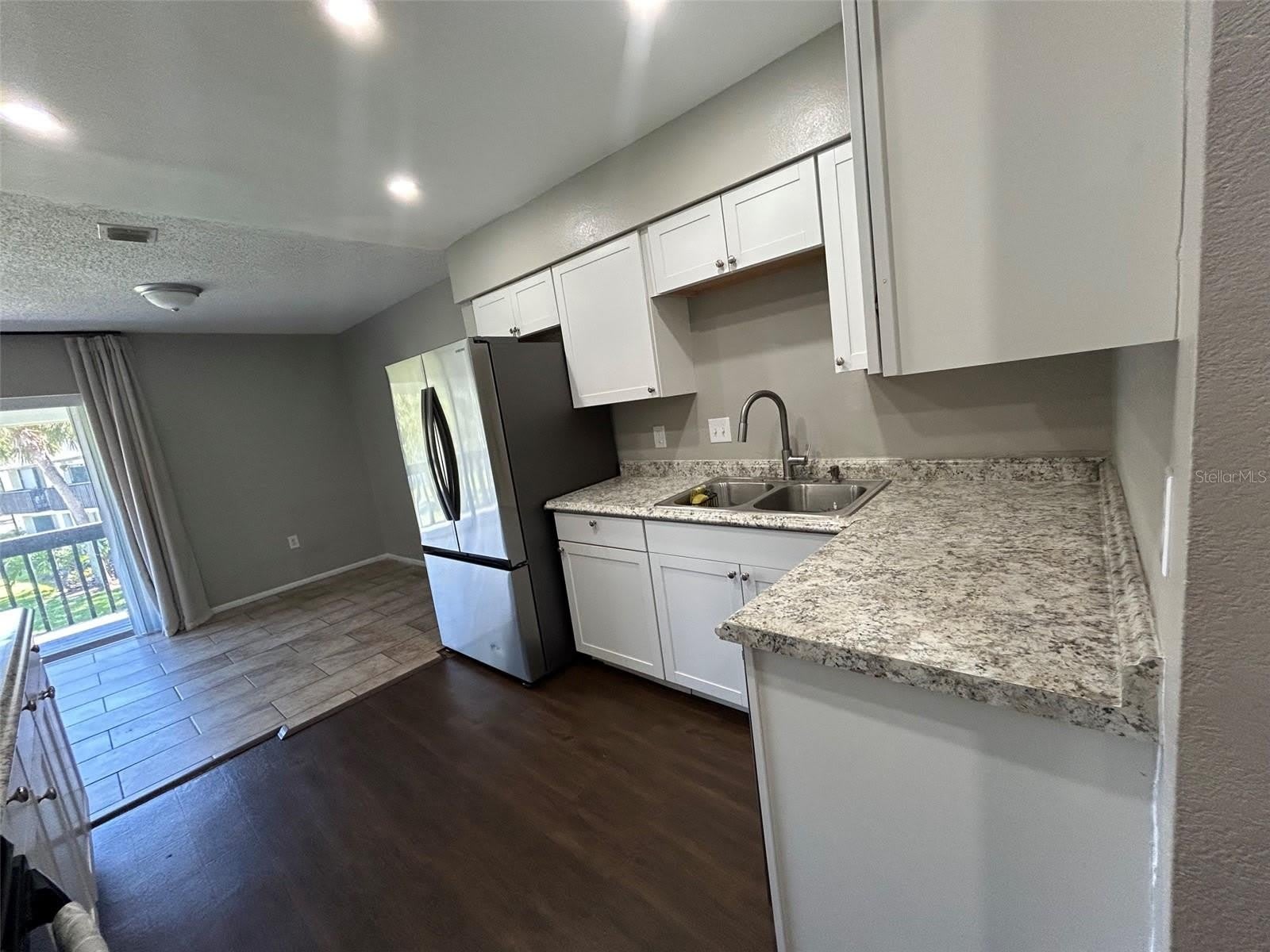 4405 S SEMORAN Boulevard – photo 4