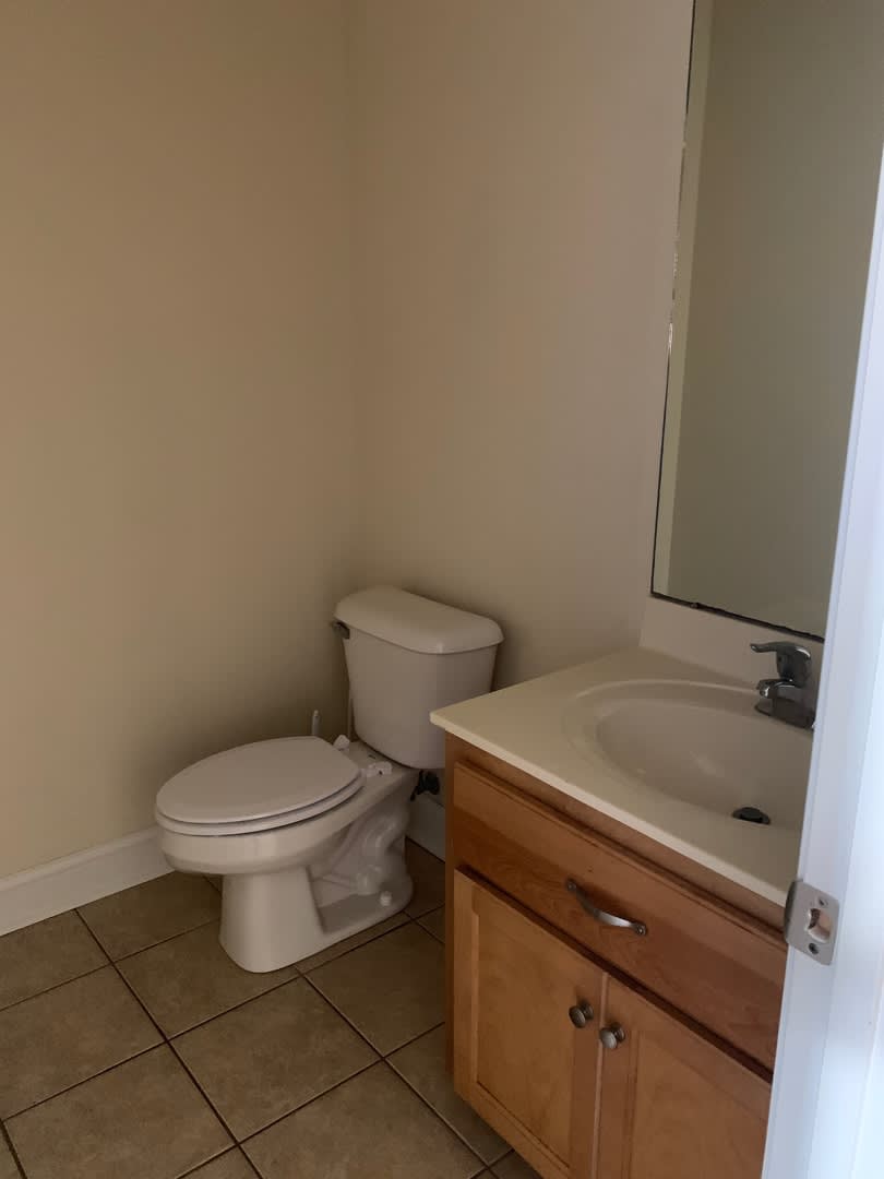 3 Bedroom Townhome with Open Living Space – photo 4