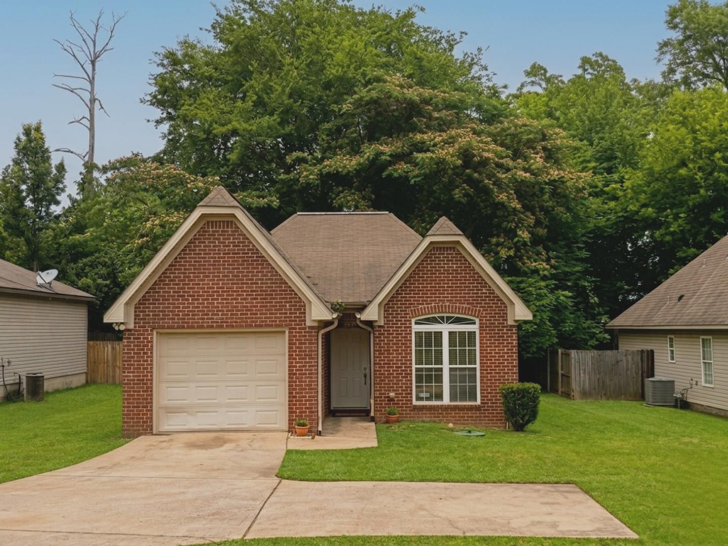 Prime Location • Comfortable Living • Great Price! – photo 1