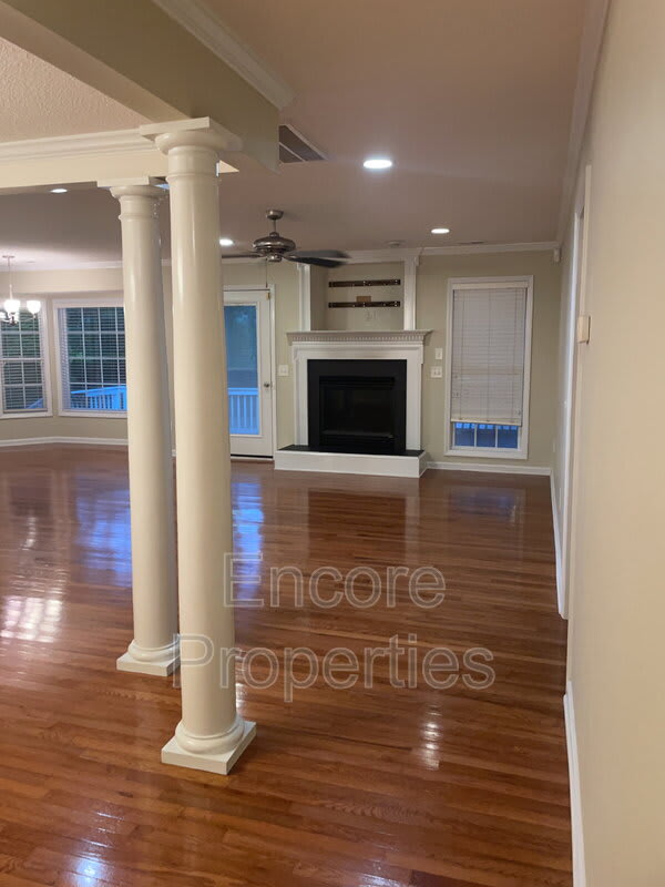 3384 Carolina Way – photo 4